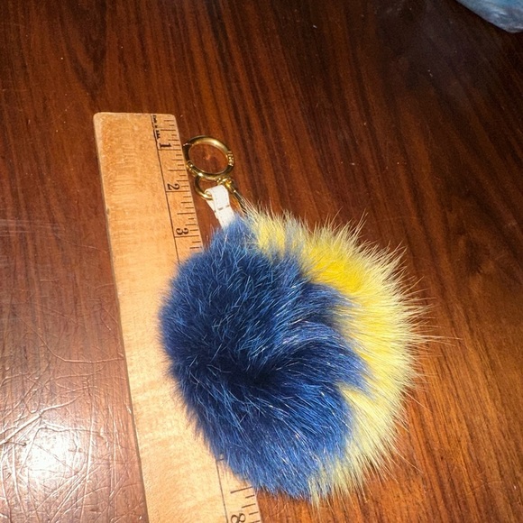 Fendi fur Pom Pom bag charm or key chain - Picture 5 of 5